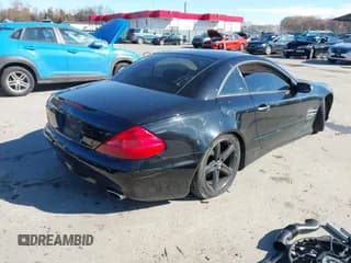 ✅ 2005 Mercedes-Benz SL 500 • VIN: WDBSK75F75F098715 • Lot: 43666479. Wystawiony na IAAI z przebiegiem 197 035 mil. Bezpłatny archiwum sprzedaży aukcyjnych z USA i szczegółowy raport historii pojazdu na DreamBid. Zdjęcie 4.