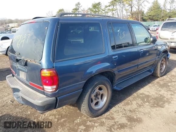 ✅ 2000 Mercury Mountaineer • VIN: 4M2DU86P4YUJ35229 • Lot: 38263248. Wystawiony na IAAI z przebiegiem 261 037 mil. Bezpłatny archiwum sprzedaży aukcyjnych z USA i szczegółowy raport historii pojazdu na DreamBid. Zdjęcie 4.