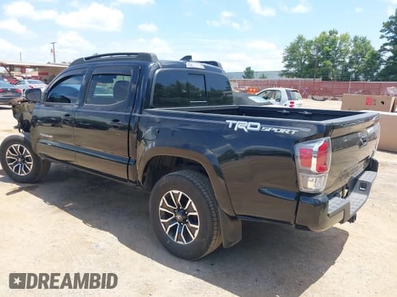 ✅ 2022 Toyota Tacoma SR5 • VIN: 3TMAZ5CN9NM166049 • Lot: 42707154. Wystawiony na IAAI z przebiegiem 40 252 mil. Bezpłatny archiwum sprzedaży aukcyjnych z USA i szczegółowy raport historii pojazdu na DreamBid. Zdjęcie 3.