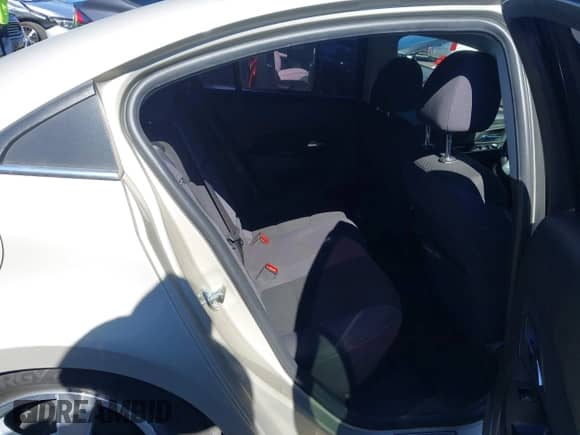 2014 Chevrolet Cruze 1LT с VIN 1G1PC5SB5E7346490, выставлен на аукционе IAAI как лот 43469826 с пробегом 128 975 миль миль и . История ставок и продаж доступна на DreamBid. Изображение 8.