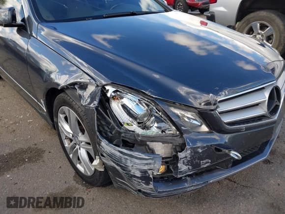 ✅ 2011 Mercedes-Benz E 350 • VIN: WDDKK5GF4BF085134 • Lot: 43751795. Listed on IAAI with 94,043 mi. Free auction sales archive from the USA and detailed vehicle history report at DreamBid. Image 6.