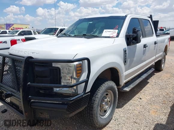 ✅ 2018 Ford F-250 XL • VIN: 1FT7W2B67JED00262 • Lot: 42989329. Listed on IAAI with 153,893 mi. Free auction sales archive from the USA and detailed vehicle history report at DreamBid. Image 2.