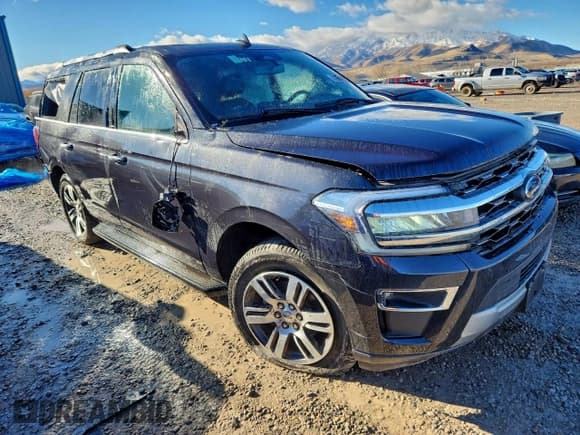 ✅ 2024 Ford Expedition Limited • VIN: 1FMJU2A84REA57144 • Lot: 96113535. Listed on Copart with 48,524 mi. Free auction sales archive from the USA and detailed vehicle history report at DreamBid. Image 4.