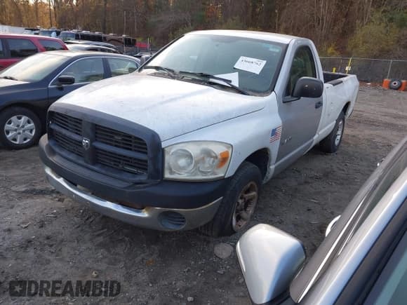 ✅ 2008 Dodge 1500 ST • VIN: 1D7HA16K18J212206 • Lot: 43668762. Wystawiony na IAAI z przebiegiem 300 030 mil. Bezpłatny archiwum sprzedaży aukcyjnych z USA i szczegółowy raport historii pojazdu na DreamBid. Zdjęcie 2.