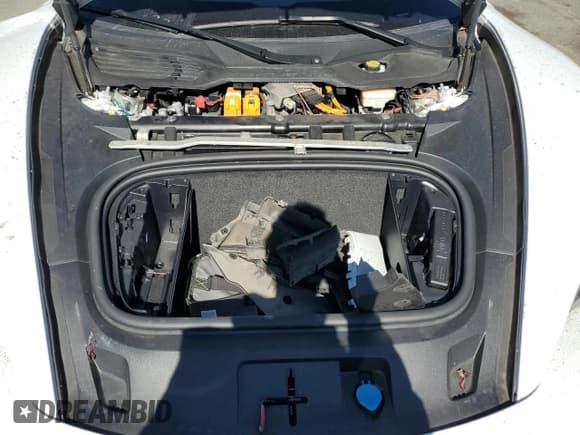 ✅ 2020 Porsche Taycan 4S • VIN: WP0AB2Y12LSA51907 • Лот: 80476085. Опубликован ранее на Copart с пробегом 38 983 миль. Бесплатный доступ к архиву аукционных продаж из США и подробный отчёт об истории автомобиля на DreamBid. Изображение 11.