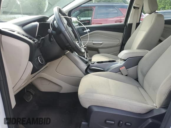 ✅ 2018 Ford C-Max SE • VIN: 1FADP5AU2JL104751 • Lot: 64594695. Wystawiony na Copart z przebiegiem 144 343 mil. Bezpłatny archiwum sprzedaży aukcyjnych z USA i szczegółowy raport historii pojazdu na DreamBid. Zdjęcie 7.