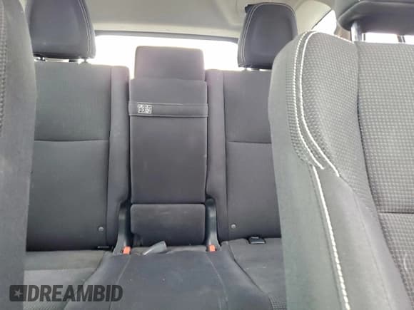 ✅ 2017 Toyota RAV4 XLE • VIN: JTMRJREV8HD142470 • Лот: 94296495. Опубликован ранее на Copart с пробегом 133 798 миль. Бесплатный доступ к архиву аукционных продаж из США и подробный отчёт об истории автомобиля на DreamBid. Изображение 10.