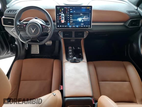 ✅ 2024 VinFast VF 8 Plus • VIN: RLLV1AFA2RH004354 • Лот: 81304075. Опубликован ранее на Copart с пробегом 10 821 миль. Бесплатный доступ к архиву аукционных продаж из США и подробный отчёт об истории автомобиля на DreamBid. Изображение 8.