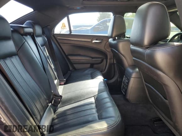 ✅ 2016 Chrysler 300 S • VIN: 2C3CCABT2GH224723 • Lot: 69019695. Listed on Copart with 91,092 mi. Free auction sales archive from the USA and detailed vehicle history report at DreamBid. Image 10.
