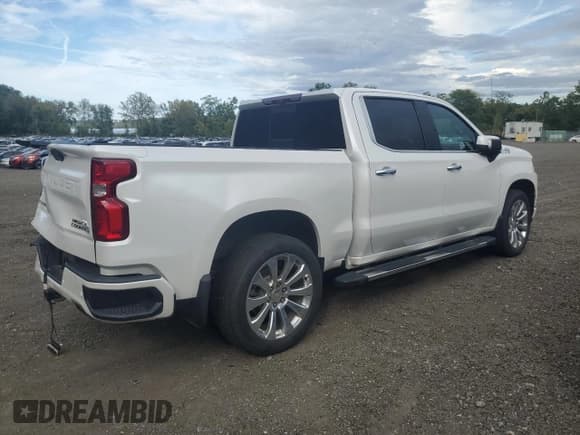 ✅ 2021 Chevrolet Silverado 1500 High Country • VIN: 1GCUYHED3MZ262679 • Lot: 81371995. Wystawiony na Copart z przebiegiem 91 590 mil. Bezpłatny archiwum sprzedaży aukcyjnych z USA i szczegółowy raport historii pojazdu na DreamBid. Zdjęcie 3.