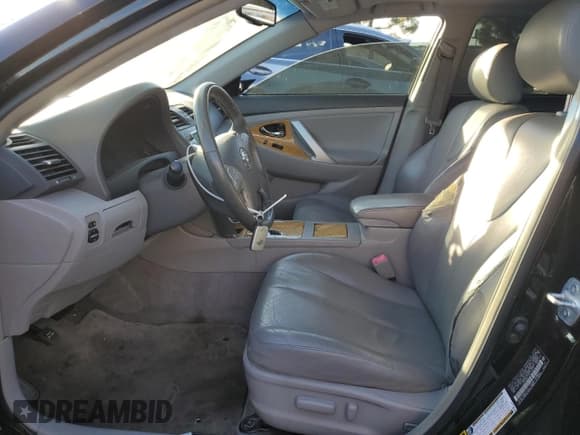 ✅ 2007 Toyota Camry LE • VIN: JTNBK46K773010774 • Лот: 92065285. Опубликован ранее на Copart с пробегом 146 503 миль. Бесплатный доступ к архиву аукционных продаж из США и подробный отчёт об истории автомобиля на DreamBid. Изображение 7.