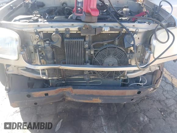 ✅ 2004 Toyota Sequoia Limited • VIN: 5TDZT38A04S216303 • Лот: 43365374. Опубликован ранее на IAAI с пробегом 220 000 миль. Бесплатный доступ к архиву аукционных продаж из США и подробный отчёт об истории автомобиля на DreamBid. Изображение 6.