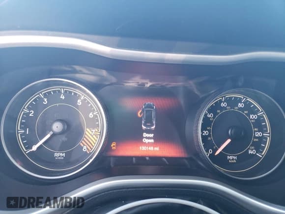 ✅ 2014 Jeep Cherokee Trailhawk • VIN: 1C4PJMBS7EW232097 • Lot: 90146935. Wystawiony na Copart z przebiegiem 130 148 mil. Bezpłatny archiwum sprzedaży aukcyjnych z USA i szczegółowy raport historii pojazdu na DreamBid. Zdjęcie 9.