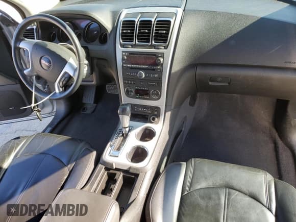 ✅ 2010 GMC Acadia SLT2 • VIN: 1GKLRNED1AJ185820 • Lot: 52496795. Listed on Copart with 186,460 mi. Free auction sales archive from the USA and detailed vehicle history report at DreamBid. Image 8.