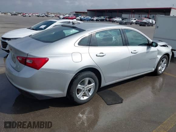 2019 Chevrolet Malibu LS z VIN 1G1ZC5ST7KF185207, wystawiony jako IAAI lot #41890505 z przebiegiem 121 509 mil mil oraz . Historia ofert i sprzedaży dostępna na DreamBid. Obrazek 4.