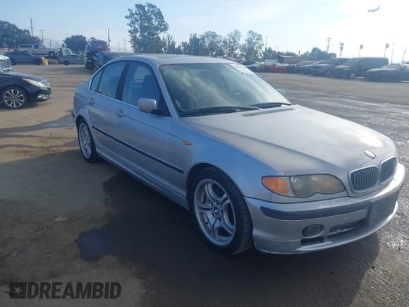 ✅ 2002 BMW 3 Series 330i • VIN: WBAEV53452KM17850 • Lot: 43827785. Wystawiony na IAAI z przebiegiem 140 940 mil. Bezpłatny archiwum sprzedaży aukcyjnych z USA i szczegółowy raport historii pojazdu na DreamBid. Zdjęcie 1.