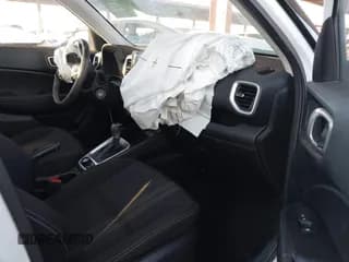 ✅ 2022 Hyundai Venue SEL • VIN: KMHRC8A3XNU154622 • Lot: 41233442. Listed on IAAI with 68,989 mi. Free auction sales archive from the USA and detailed vehicle history report at DreamBid. Image 5.