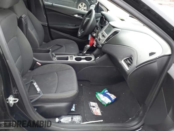 ✅ 2018 Chevrolet Cruze LS • VIN: 1G1BC5SM5J7130595 • Лот: 43836110. Опубликован ранее на IAAI с пробегом Не указан. Бесплатный доступ к архиву аукционных продаж из США и подробный отчёт об истории автомобиля на DreamBid. Изображение 5.