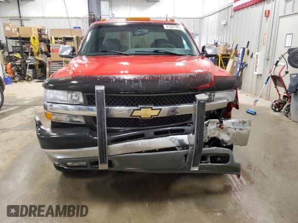 ✅ 2001 Chevrolet Silverado 2500HD LS • VIN: 1GCHK29U81E250671 • Lot: 61221475. Wystawiony na Copart z przebiegiem 139 359 mil. Bezpłatny archiwum sprzedaży aukcyjnych z USA i szczegółowy raport historii pojazdu na DreamBid. Zdjęcie 5.