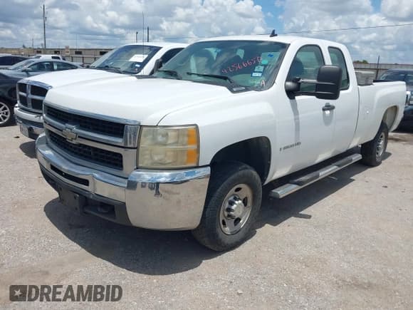 ✅ 2009 Chevrolet Silverado 2500HD Work Truck • VIN: 1GCHC49K79E156509 • Lot: 42566650. Wystawiony na IAAI z przebiegiem 218 736 mil. Bezpłatny archiwum sprzedaży aukcyjnych z USA i szczegółowy raport historii pojazdu na DreamBid. Zdjęcie 17.