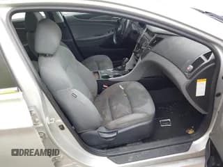 ✅ 2013 Hyundai Sonata Limited • VIN: KMHEC4A48DA082965 • Lot: 43563073. Wystawiony na IAAI z przebiegiem 170 184 mil. Bezpłatny archiwum sprzedaży aukcyjnych z USA i szczegółowy raport historii pojazdu na DreamBid. Zdjęcie 5.