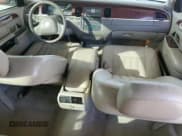 ✅ 2004 Lincoln Town Car Signature • VIN: 1LNHM81W54Y627725 • Lot: 92214815. Wystawiony na Copart z przebiegiem 68 744 mil. Bezpłatny archiwum sprzedaży aukcyjnych z USA i szczegółowy raport historii pojazdu na DreamBid. Zdjęcie 8.