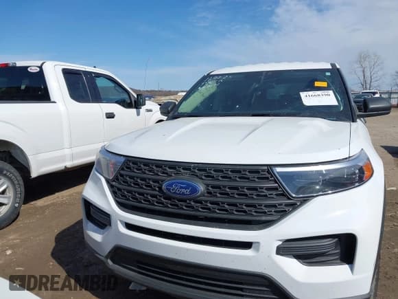 ✅ 2024 Ford Explorer • VIN: 1FMSK7BH4RGA25692 • Lot: 41668390. Wystawiony na IAAI z przebiegiem 13 706 mil. Bezpłatny archiwum sprzedaży aukcyjnych z USA i szczegółowy raport historii pojazdu na DreamBid. Zdjęcie 12.