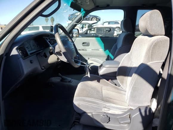 ✅ 1998 Toyota T100 SR5 • VIN: JT4UN24D5W0054477 • Lot: 87226134. Listed on Copart with 121,501 mi. Free auction sales archive from the USA and detailed vehicle history report at DreamBid. Image 7.