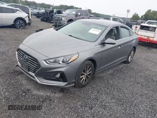 ✅ 2019 Hyundai Sonata SE • VIN: 5NPE24AF2KH765467 • Lot: 43223898. Listed on IAAI with 217,195 mi. Free auction sales archive from the USA and detailed vehicle history report at DreamBid. Image 2.