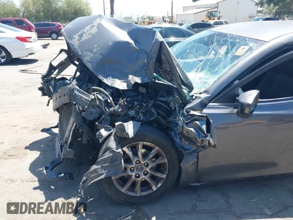 ✅ 2014 Mazda 3 i Touring • VIN: JM1BM1L70E1213625 • Lot: 42667034. Listed on IAAI with Not provided. Free auction sales archive from the USA and detailed vehicle history report at DreamBid. Image 6.