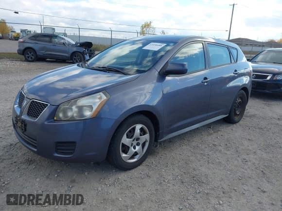 ✅ 2009 Pontiac Vibe 1SA • VIN: 5Y2SP678X9Z450427 • Lot: 43558488. Listed on IAAI with 155,045 mi. Free auction sales archive from the USA and detailed vehicle history report at DreamBid. Image 2.