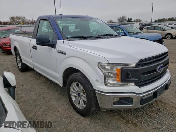 ✅ 2018 Ford F-150 XL • VIN: 1FTMF1CP9JKE72380 • Lot: 96009955. Wystawiony na Copart z przebiegiem 172 093 mil. Bezpłatny archiwum sprzedaży aukcyjnych z USA i szczegółowy raport historii pojazdu na DreamBid. Zdjęcie 4.