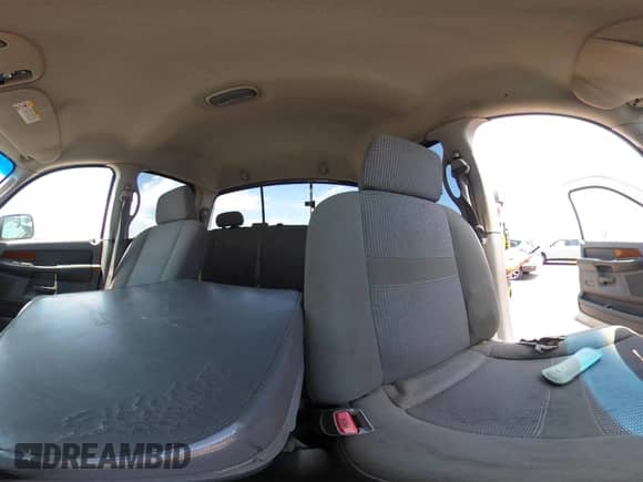 2006 Dodge 3500 SLT z VIN 3D7LX38C36G119406, wystawiony jako IAAI lot #42488961 z przebiegiem 235 739 mil mil oraz . Historia ofert i sprzedaży dostępna na DreamBid. Obrazek 18.