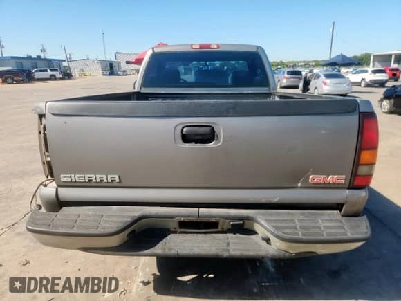 2006 GMC Sierra 1500 Work Truck с VIN 1GTEC14X26Z103631, выставлен на аукционе Copart как лот 71089925 с пробегом 267 173 миль миль и Списание • Salvage title. История ставок и продаж доступна на DreamBid. Изображение 6.
