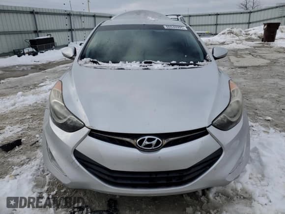 ✅ 2013 Hyundai Elantra SE • VIN: KMHDH6AE4DU018471 • Lot: 88840905. Wystawiony na Copart z przebiegiem 100 836 mil. Bezpłatny archiwum sprzedaży aukcyjnych z USA i szczegółowy raport historii pojazdu na DreamBid. Zdjęcie 5.