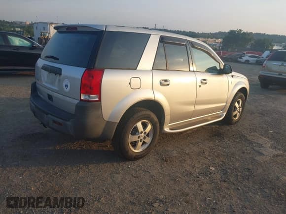 ✅ 2005 Saturn VUE • VIN: 5GZCZ33D15S844061 • Lot: 42751286. Wystawiony na IAAI z przebiegiem 53 047 mil. Bezpłatny archiwum sprzedaży aukcyjnych z USA i szczegółowy raport historii pojazdu na DreamBid. Zdjęcie 4.