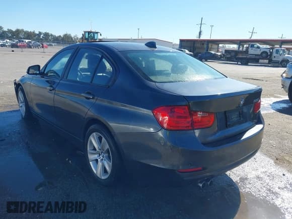 ✅ 2013 BMW 3 Series 328i • VIN: WBA3A5G50DNP18954 • Lot: 43626730. Listed on IAAI with 142,168 mi. Free auction sales archive from the USA and detailed vehicle history report at DreamBid. Image 3.