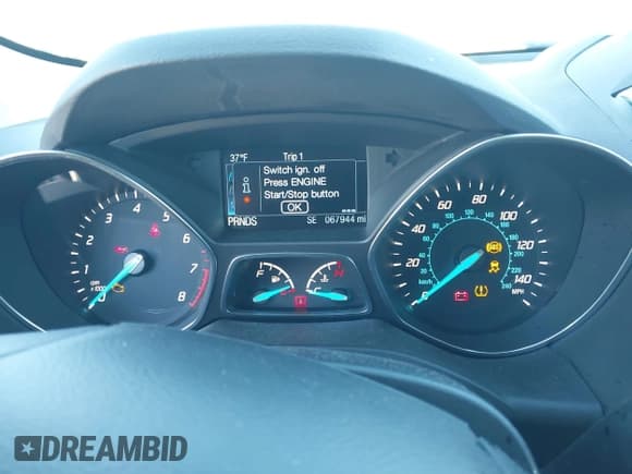 ✅ 2015 Ford Escape Titanium • VIN: 1FMCU0J94FUB71961 • Lot: 43807507. Wystawiony na IAAI z przebiegiem 67 944 mil. Bezpłatny archiwum sprzedaży aukcyjnych z USA i szczegółowy raport historii pojazdu na DreamBid. Zdjęcie 7.