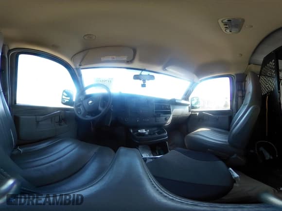 ✅ 2019 Chevrolet Express Cargo • VIN: 1GCWGBFPXK1186665 • Лот: 41795478. Опубликован ранее на IAAI с пробегом 311 142 миль. Бесплатный доступ к архиву аукционных продаж из США и подробный отчёт об истории автомобиля на DreamBid. Изображение 20.