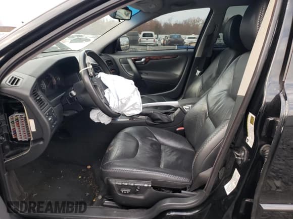 ✅ 2006 Volvo XC70 • VIN: YV4SZ592861231910 • Lot: 92790175. Wystawiony na Copart z przebiegiem 196 146 mil. Bezpłatny archiwum sprzedaży aukcyjnych z USA i szczegółowy raport historii pojazdu na DreamBid. Zdjęcie 7.