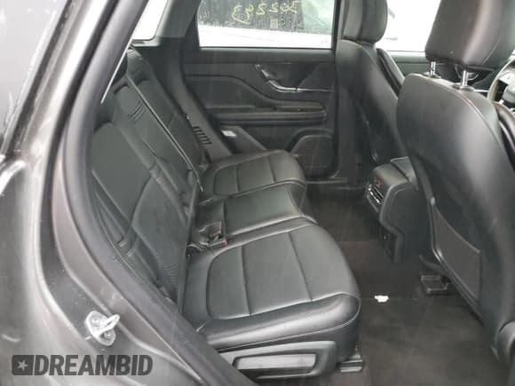 ✅ 2022 Lincoln Corsair Reserve • VIN: 5LMCJ2D96NUL17997 • Lot: 67302293. Wystawiony na Copart z przebiegiem 9 921 mil. Bezpłatny archiwum sprzedaży aukcyjnych z USA i szczegółowy raport historii pojazdu na DreamBid. Zdjęcie 10.