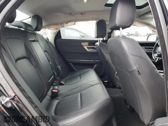 ✅ 2016 Jaguar XF 35t Premium • VIN: SAJBD4BV8GCY20981 • Lot: 93753555. Listed on Copart with 92,526 mi. Free auction sales archive from the USA and detailed vehicle history report at DreamBid. Image 10.