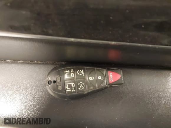 ✅ 2015 Chrysler Town & Country Touring L • VIN: 2C4RC1CG2FR573297 • Lot: 43330247. Wystawiony na IAAI z przebiegiem 150 073 mil. Bezpłatny archiwum sprzedaży aukcyjnych z USA i szczegółowy raport historii pojazdu na DreamBid. Zdjęcie 11.