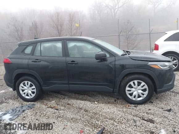 ✅ 2024 Toyota Corolla Cross L • VIN: 7MUAAAAG6RV088975 • Lot: 40961188. Listed on IAAI with 4,204 mi. Free auction sales archive from the USA and detailed vehicle history report at DreamBid. Image 13.