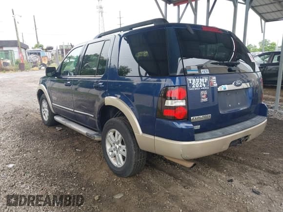 ✅ 2008 Ford Explorer Eddie Bauer • VIN: 1FMEU64E88UA57940 • Lot: 42453543. Wystawiony na IAAI z przebiegiem 267 801 mil. Bezpłatny archiwum sprzedaży aukcyjnych z USA i szczegółowy raport historii pojazdu na DreamBid. Zdjęcie 3.