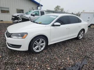 ✅ 2015 Volkswagen Passat SE • VIN: 1VWBV7A33FC084556 • Lot: 89732995. Listed on Copart with 133,725 mi. Free auction sales archive from the USA and detailed vehicle history report at DreamBid. Image 1.