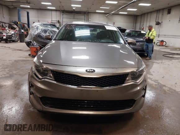 ✅ 2016 Kia Optima LX • VIN: 5XXGT4L30GG015741 • Lot: 40911763. Listed on IAAI with 142,772 mi. Free auction sales archive from the USA and detailed vehicle history report at DreamBid. Image 12.