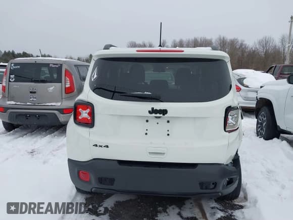 ✅ 2020 Jeep Renegade Sport • VIN: ZACNJBAB3LPL18107 • Lot: 41314027. Wystawiony na IAAI z przebiegiem 44 606 mil. Bezpłatny archiwum sprzedaży aukcyjnych z USA i szczegółowy raport historii pojazdu na DreamBid. Zdjęcie 16.