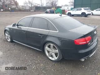 ✅ 2010 Audi S4 Premium Plus • VIN: WAUDGAFL4AA021804 • Lot: 43709110. Wystawiony na IAAI z przebiegiem 90 175 mil. Bezpłatny archiwum sprzedaży aukcyjnych z USA i szczegółowy raport historii pojazdu na DreamBid. Zdjęcie 3.
