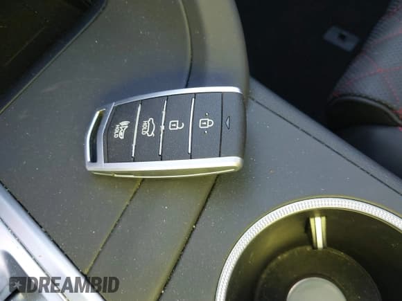 ✅ 2020 Genesis G70 3.3T • VIN: KMTG34LE6LU047066 • Lot: 41488910. Wystawiony na IAAI z przebiegiem 29 031 mil. Bezpłatny archiwum sprzedaży aukcyjnych z USA i szczegółowy raport historii pojazdu na DreamBid. Zdjęcie 11.